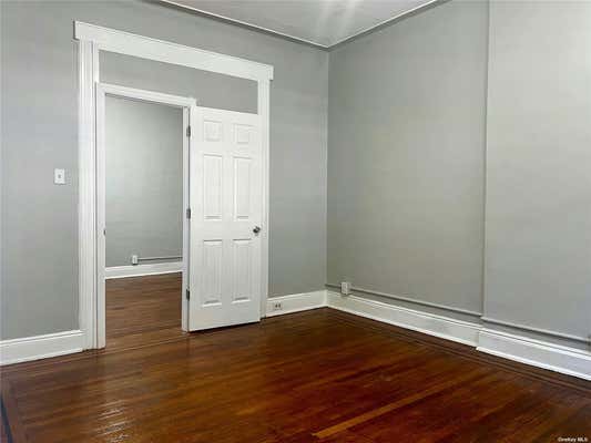 3 beds, 1 bath, 1,100 sqft, $2,900