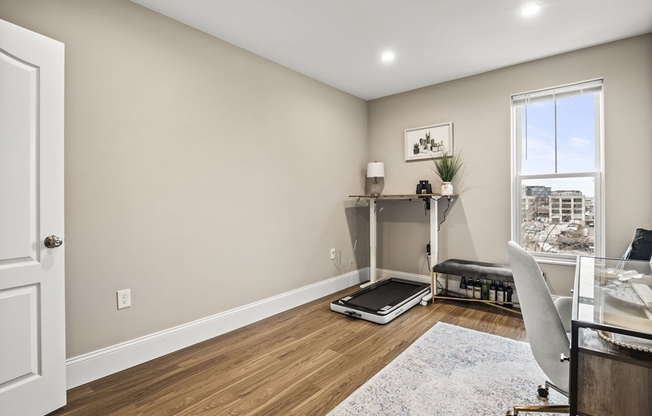 2 beds, 2 baths, 1,300 sqft, $4,650, Unit 14