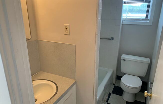 Studio, 1 bath, 280 sqft, $1,250, Unit 404