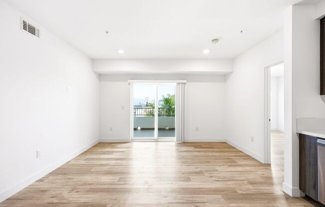 2 beds, 2 baths, 1,037 sqft, $2,950, Unit 401