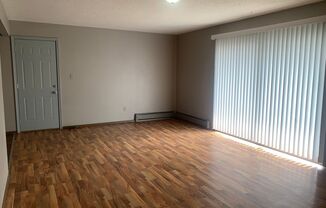 2 beds, 1 bath, $850, Unit 18