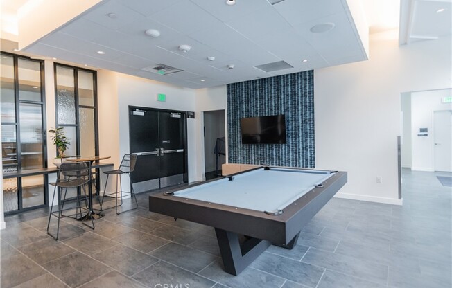 1 bed, 1 bath, 711 sqft, $2,800, Unit 1414