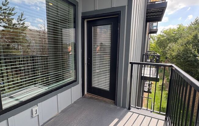 1 bed, 1 bath, 730 sqft, $1,379, Unit 436
