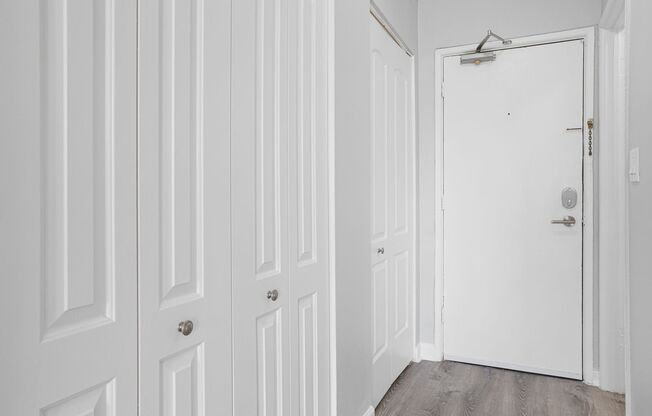 Studio, 1 bath, 275 sqft, $1,350, Unit 341