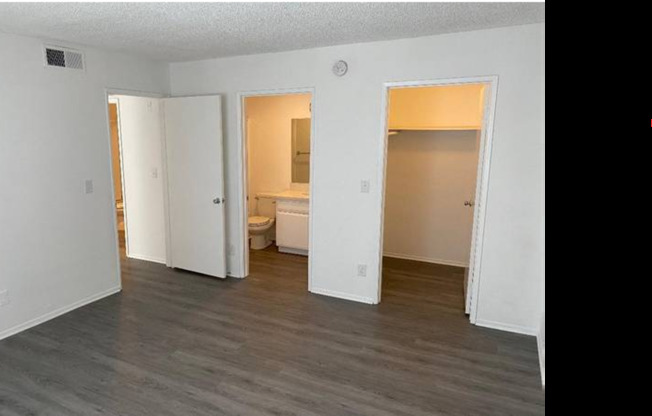 10934 Huston St.