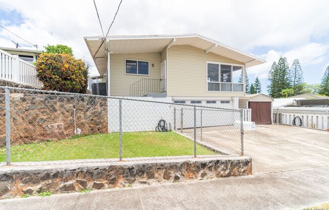 3 BED 2 BATH DUPLEX IN MOANALUA GARDENS