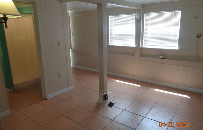 1 bed, 1 bath, $995, Unit Unit 1