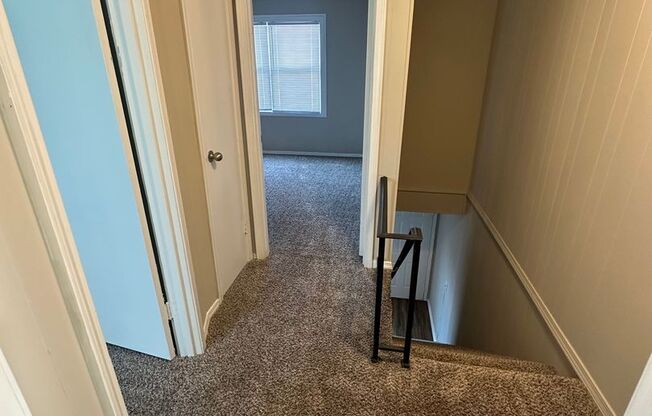 2 beds, 1 bath, 725 sqft, $949, Unit 807-32TH R