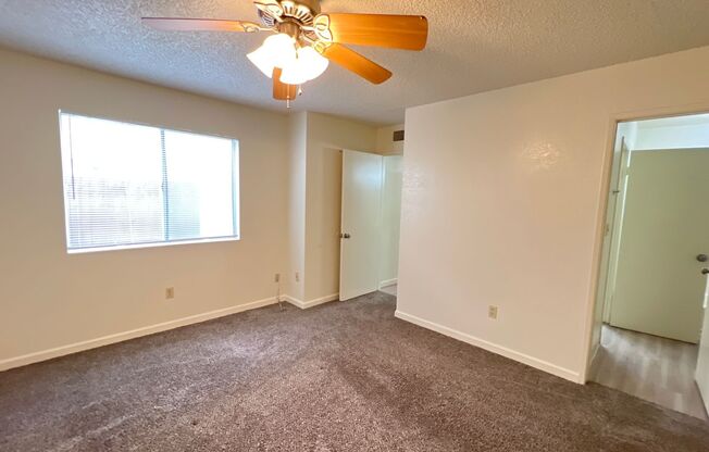 2 beds, 1 bath, 800 sqft, $1,295, Unit Unit B