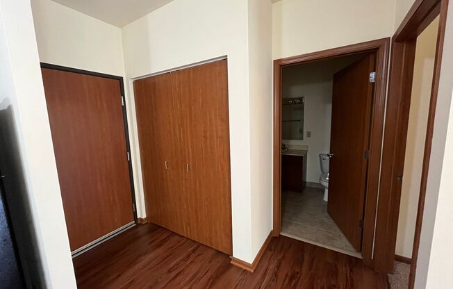 1 bed, 1 bath, 594 sqft, $1,275, Unit 224