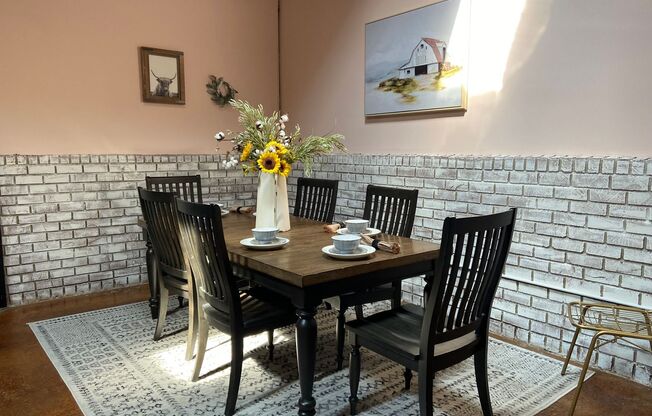 2 beds, 2 baths, 1,600 sqft, $1,900, Unit Unit 219B