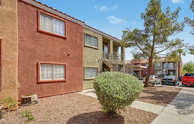 *2 WEEKS FREE RENT FOR QUALIFIED APPLICANTS WITH IMMEDIATE MOVE IN!!**HCVP CONSIDERED**GATED COMMUNITY NEAR NELLIS AIR FORCE BASE!