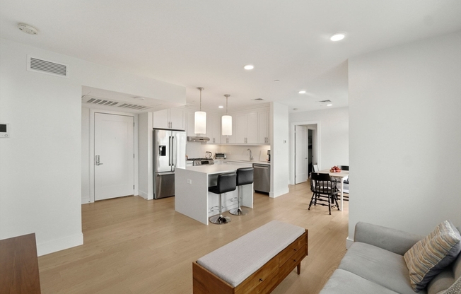 2 beds, 2 baths, 944 sqft, $3,700, Unit 410