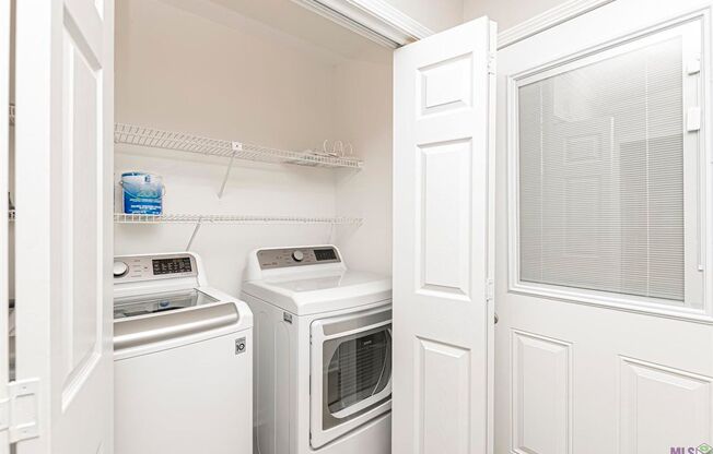 2 beds, 1.5 baths, $1,450, Unit # 27