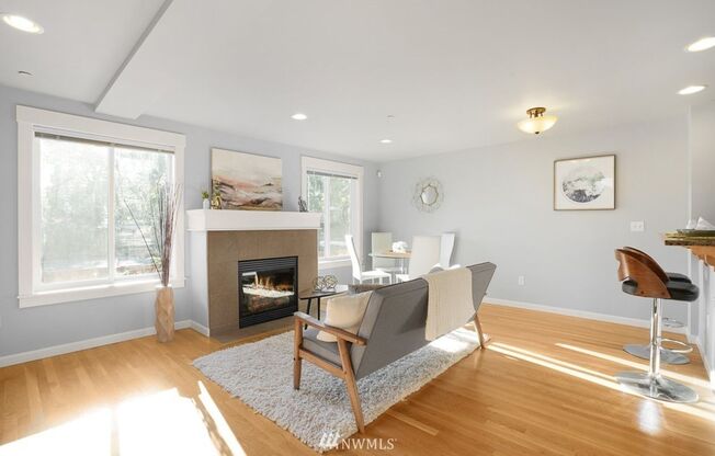 Large 2-Bedroom Northgate Townhome