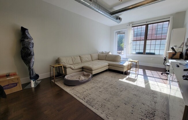 154 W 2 ST