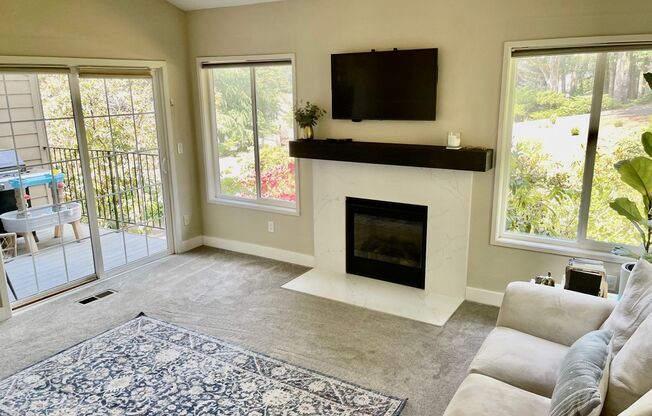 Beautifully Updated Mt. Park Condo Located in Lake Oswego is A Must See!