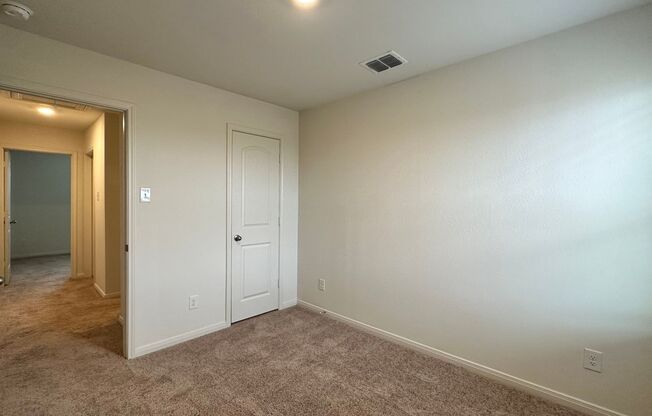 3 beds, 2.5 baths, $1,500