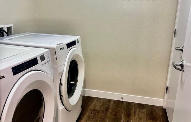 2 beds, 2 baths, 1,130 sqft, $1,576, Unit 1-411