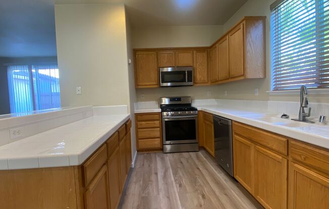 NOW AVAILABLE FOR IMMEDIATE MOVE IN.. FRESH & CLEAN 4 BED, 3 BATHS, 2 CAR GARAGE IN NATOMAS PARK
