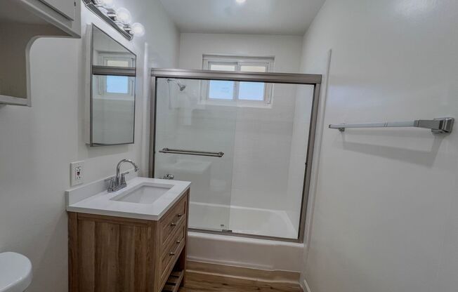 1 bed, 1 bath, 675 sqft, $1,995