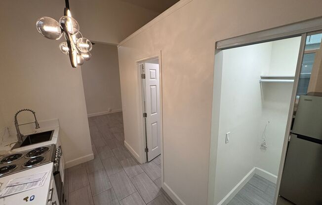 Studio, 1 bath, $1,400, Unit 34