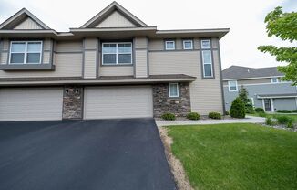 Rare super nice 3 bed end unit townhouse for lease!