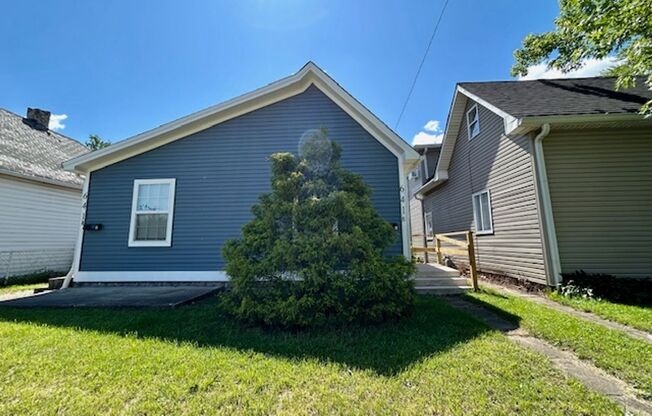 Charming 1 Bedroom, 1 Bathroom Duplex- Fully Remodeled!!