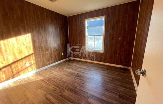 3 bed, 2 bath home now available in Lafayette!