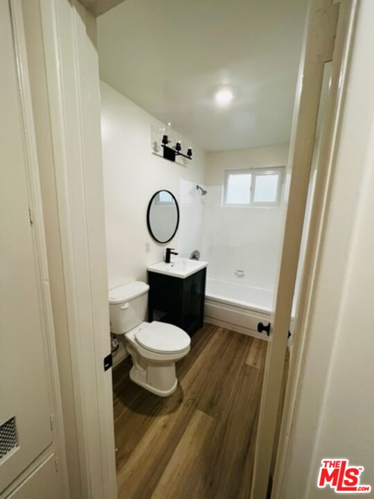 4327 LANKERSHIM BLVD