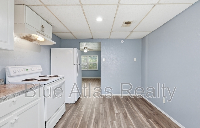 2215 RIVERVIEW DR