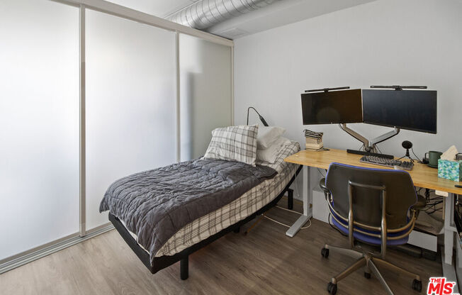 1 bed, 1 bath, 930 sqft, $3,000, Unit 813