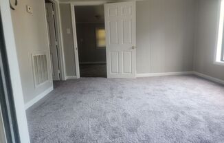 2 beds, 1 bath, $1,300