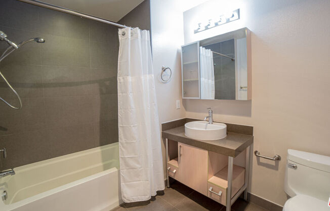 1 bed, 1 bath, 830 sqft, $2,650, Unit 401