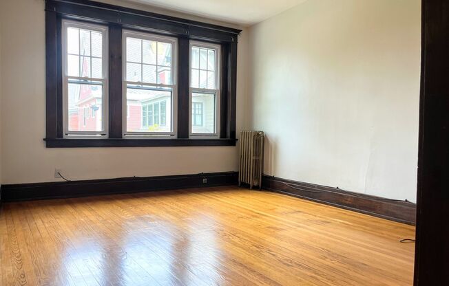 2 beds, 1 bath, $1,325, Unit 18D