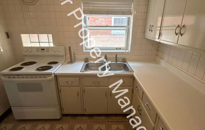 1 bed, 1 bath, 919 sqft, $1,175, Unit 6449 Nottingham Avenue Apt. 2W (Maint. Only)