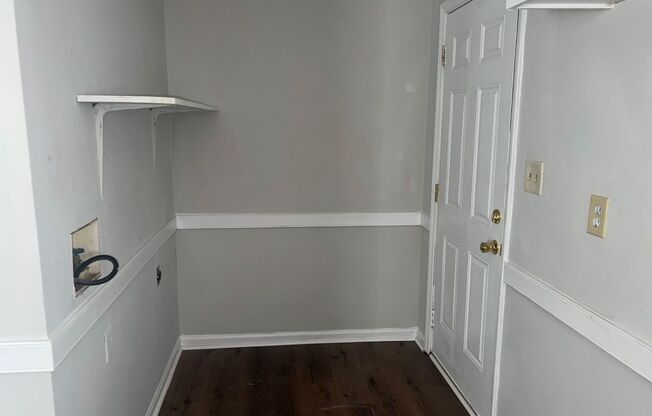 3 beds, 1 bath, $1,125