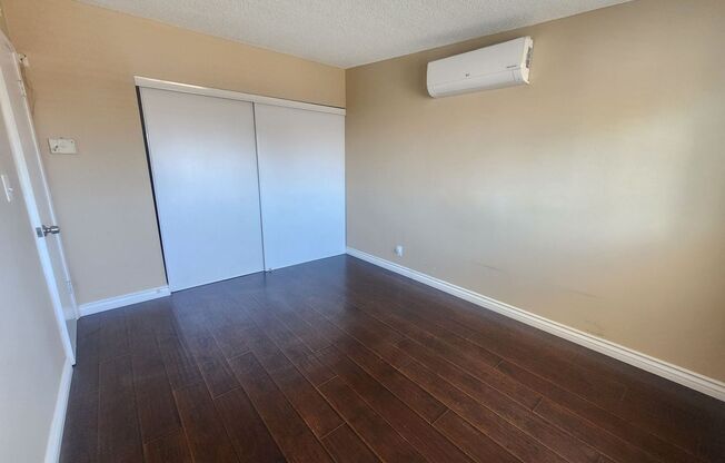 2 beds, 1 bath, $1,600