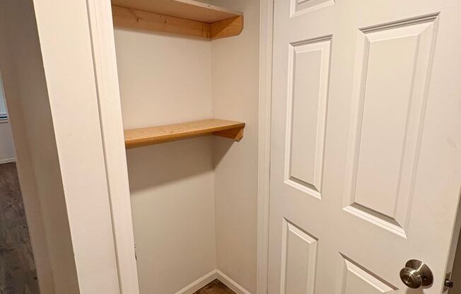 2 beds, 1 bath, 680 sqft, $875, Unit 1012A