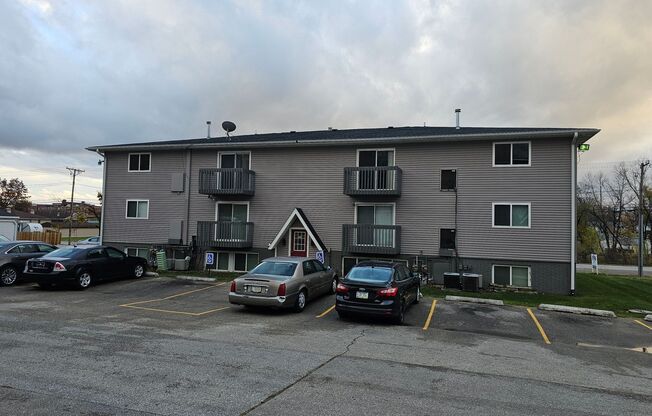 2 beds, 1 bath, $745, Unit 1630.09