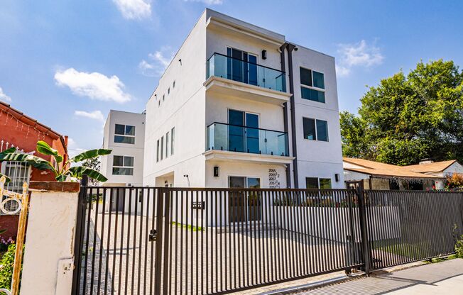 2055 S Garth