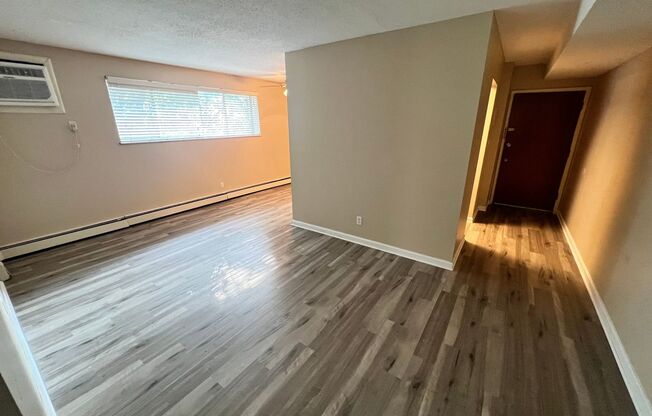 2 beds, 1 bath, 900 sqft, $940, Unit 37