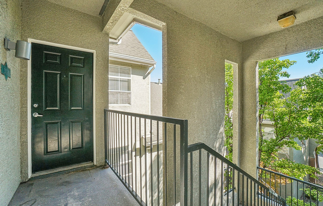 Third Floor Staircase Entry