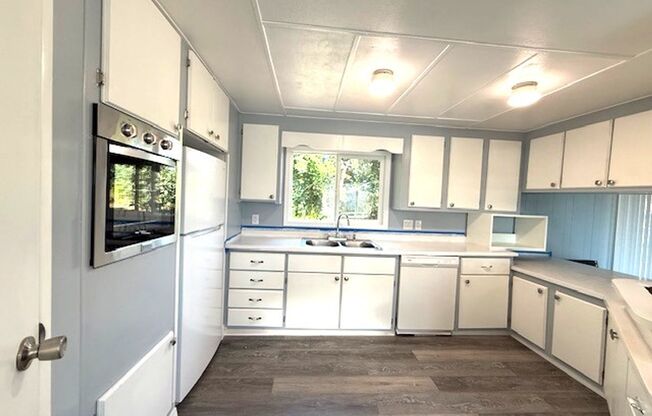 MF Home 3 Bedroom 2 Bath Dayton OR