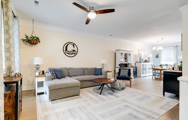 Gorgeous 3 Bedroom Townhome in Oregon Hill ***Available Early September***