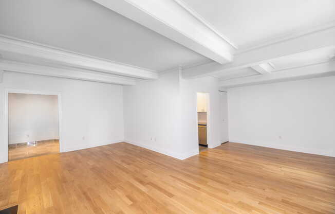 2 beds, 2.5 baths, $10,000, Unit 7J