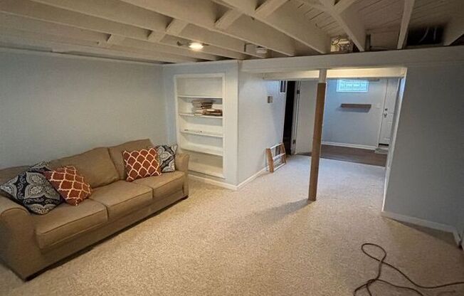 903 RADCLIFFE RD