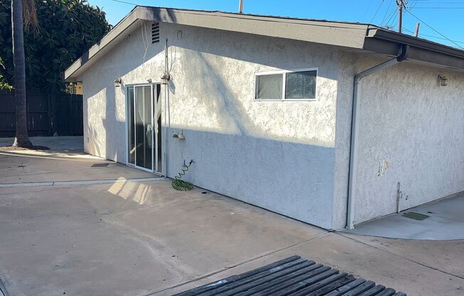3BD/2BA, Large Rooms, Patio!