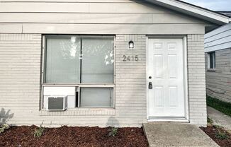 2413 - 2415 S State Ave