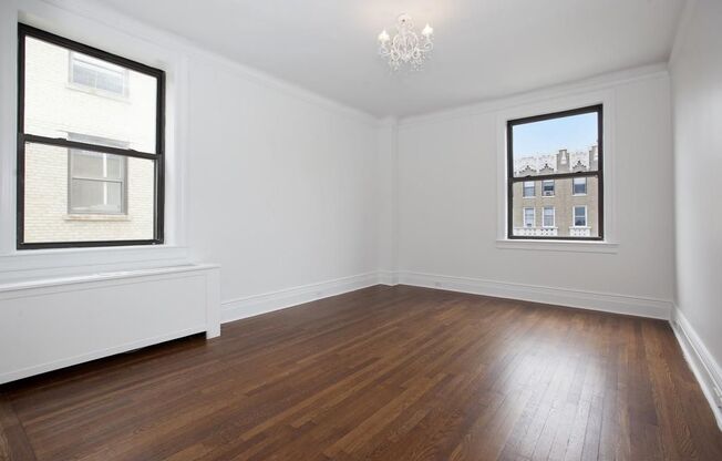 905 W AVE 142